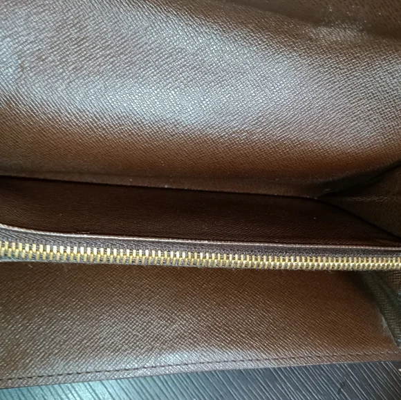 Louis Vuitton Sarah Wallet - Picture 5 of 8